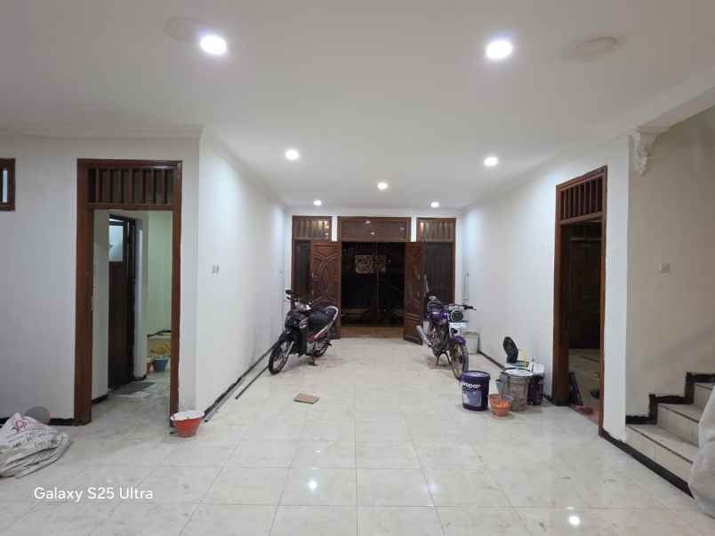 dijual rumah ketintang baru