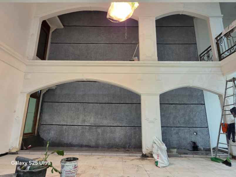 dijual rumah ketintang baru