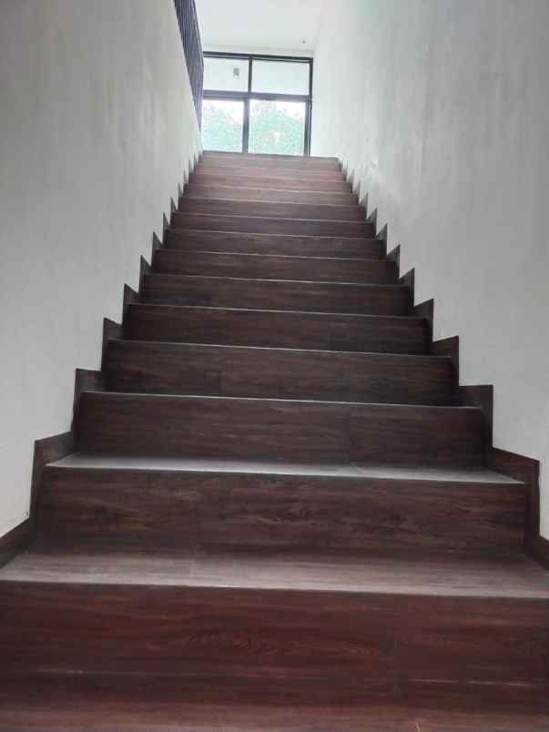 dijual rumah komp puri budi asri