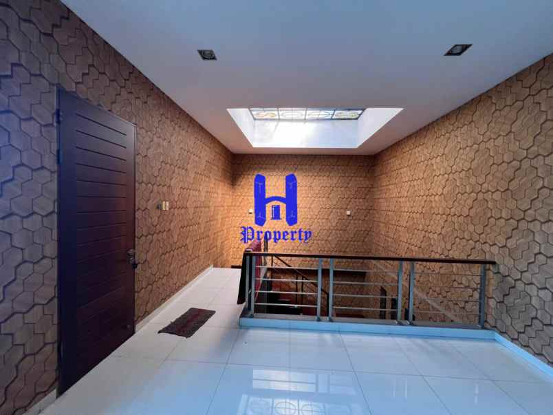 dijual rumah komplek cemara asri jalan
