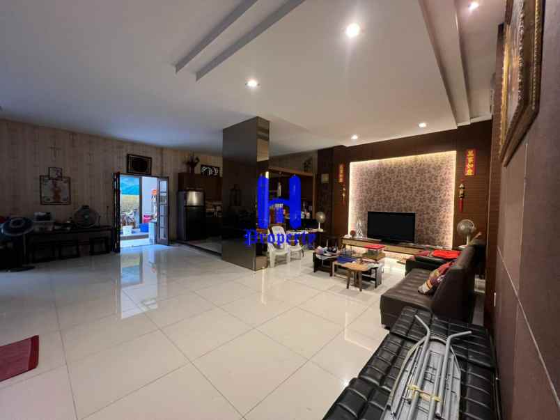 dijual rumah komplek cemara asri jalan