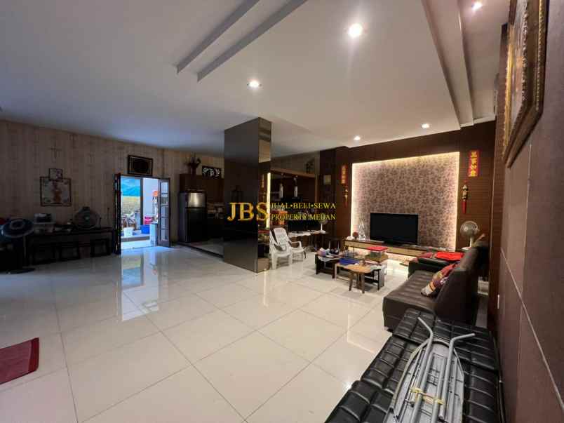 dijual rumah komplek cemara asri jalan