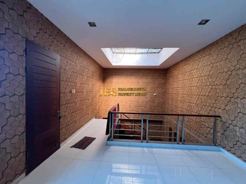 dijual rumah komplek cemara asri jalan