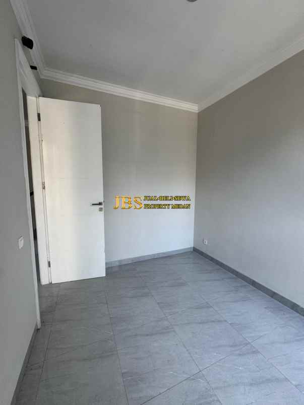 dijual rumah komplek citraland gama