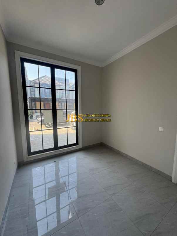 dijual rumah komplek citraland gama
