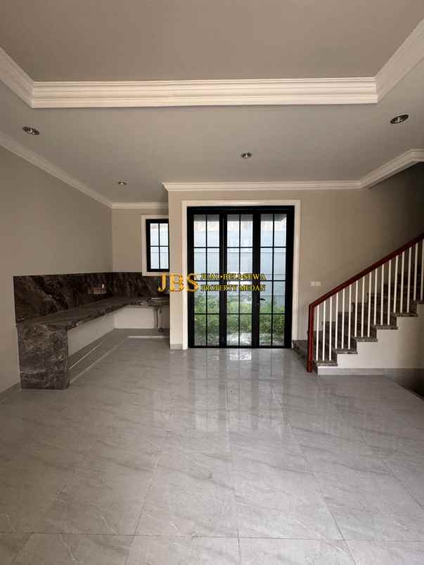 dijual rumah komplek citraland gama