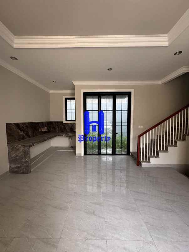 dijual rumah komplek citraland gama