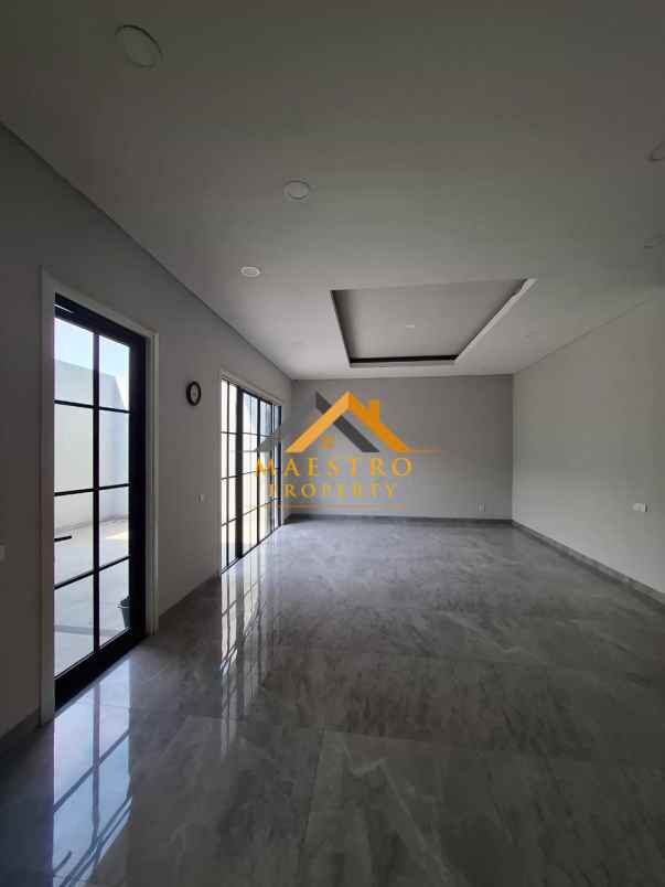 dijual rumah komplek citraland gama
