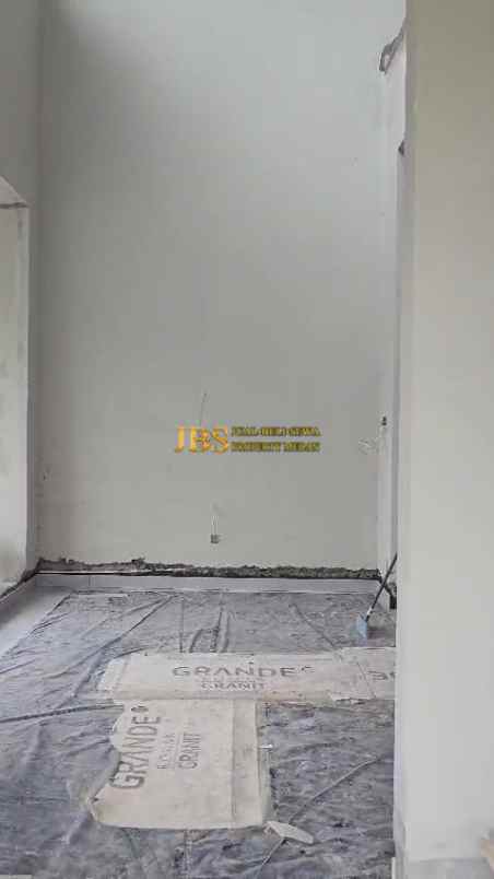 dijual rumah komplek citraland gama