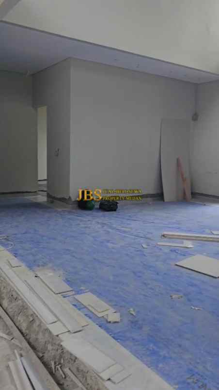 dijual rumah komplek citraland gama