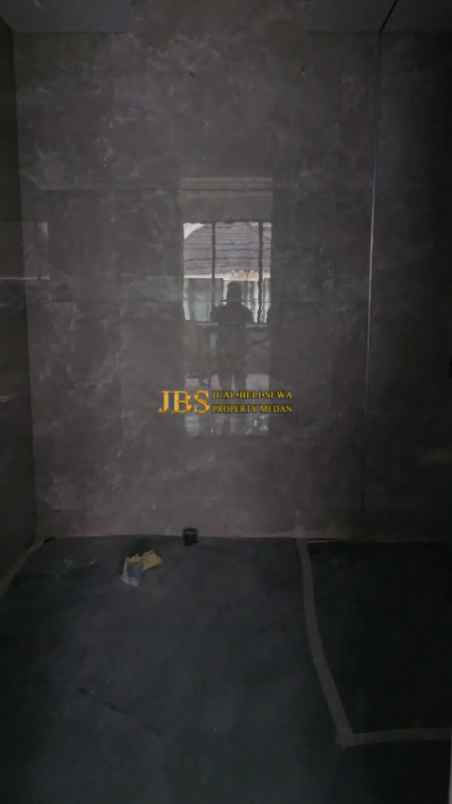 dijual rumah komplek citraland gama
