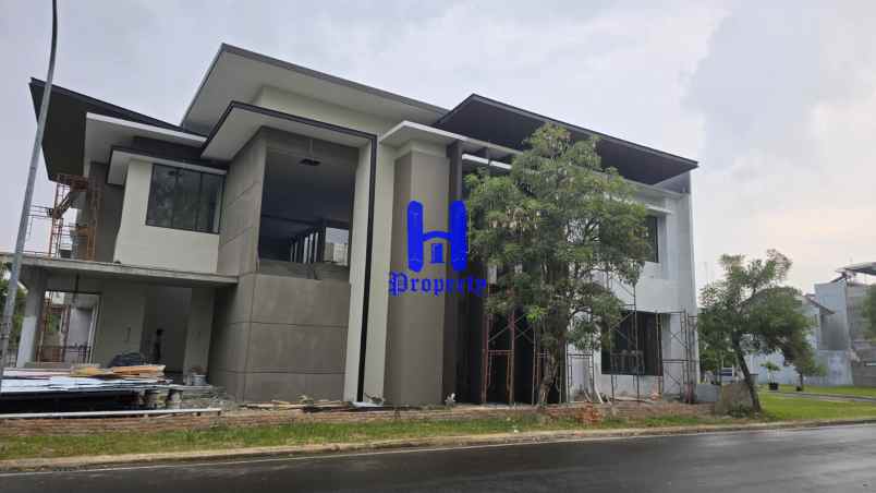 dijual rumah komplek citraland gama