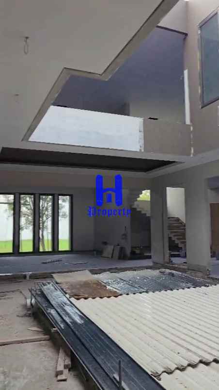 dijual rumah komplek citraland gama