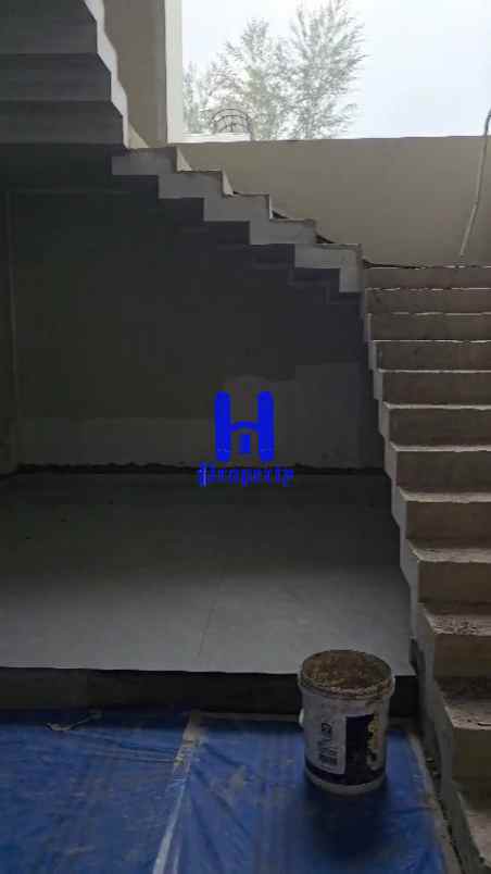 dijual rumah komplek citraland gama