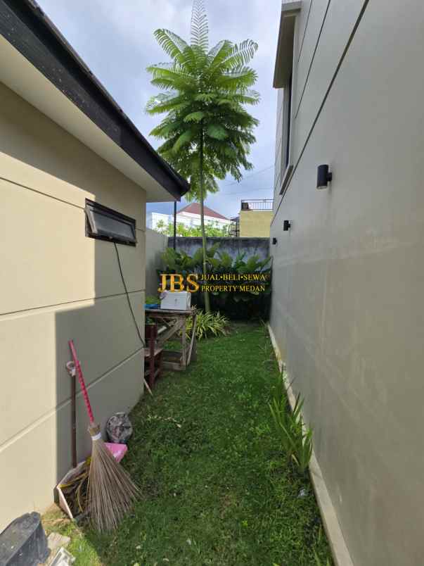 dijual rumah komplek damansara private