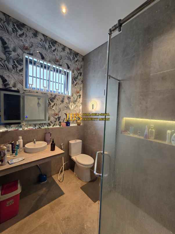 dijual rumah komplek damansara private