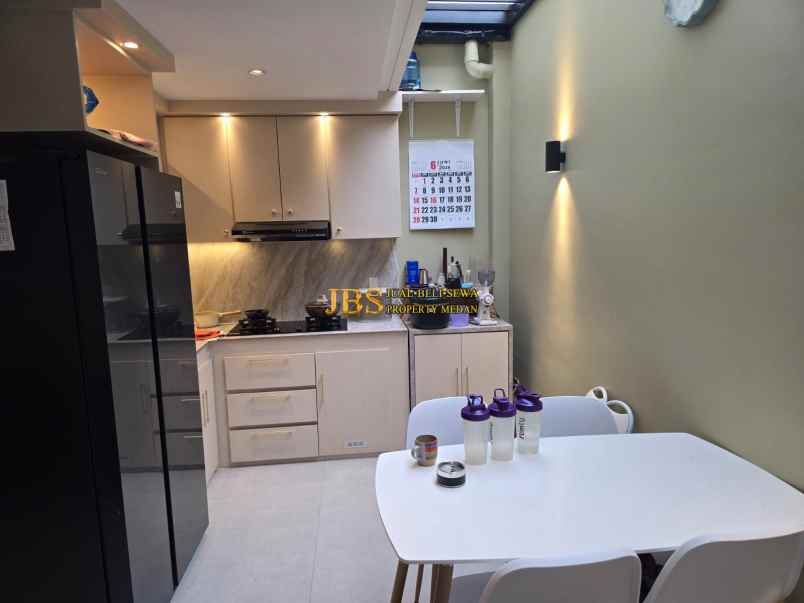 dijual rumah komplek damansara private