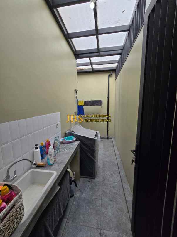 dijual rumah komplek damansara private