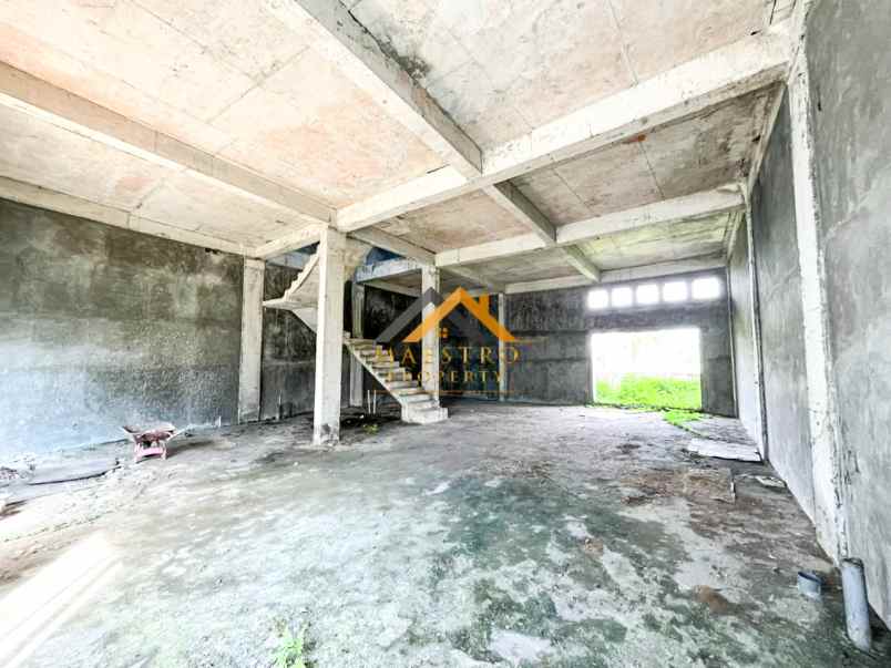 dijual rumah komplek graha metropolitan