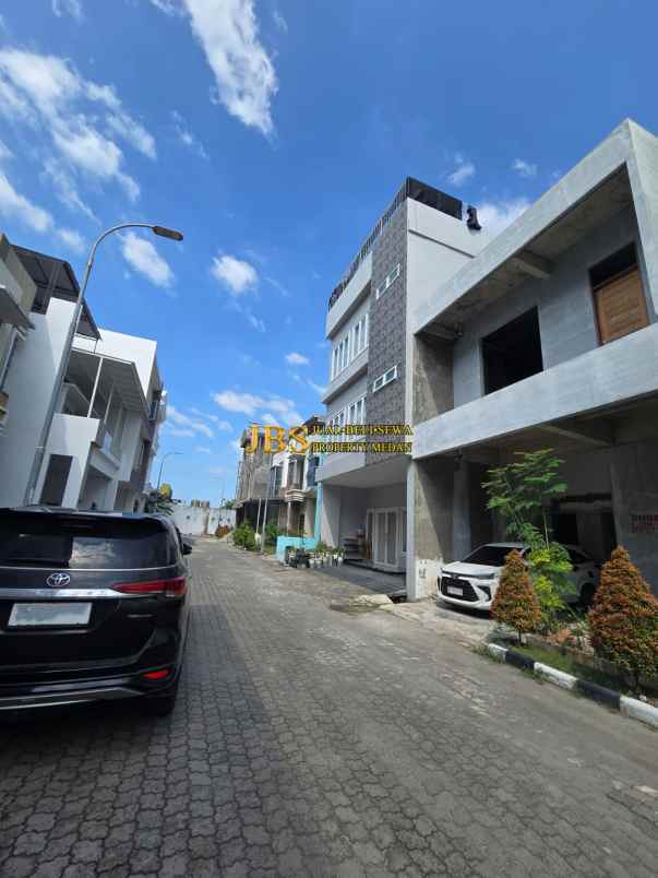 dijual rumah komplek grand cemara asri
