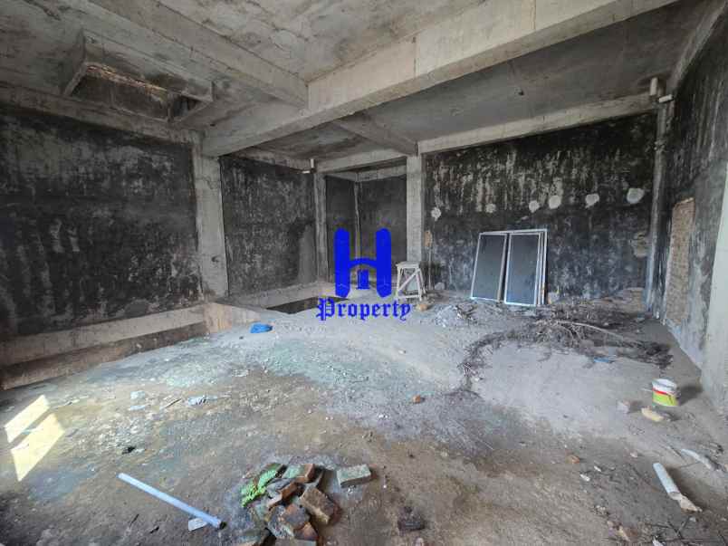 dijual rumah komplek grand cemara asri