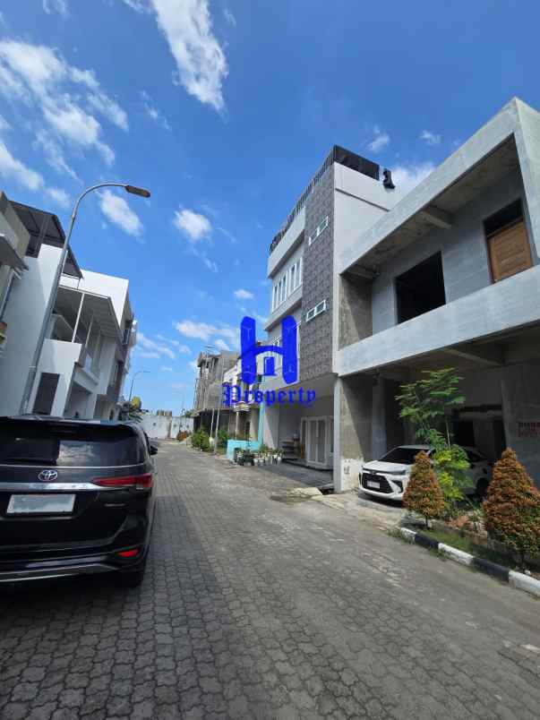dijual rumah komplek grand cemara asri