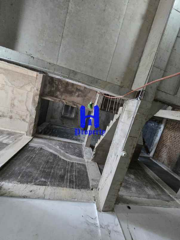 dijual rumah komplek grand cemara asri