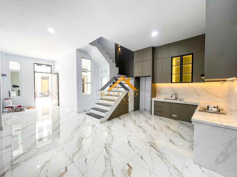 dijual rumah komplek icon estate jalan