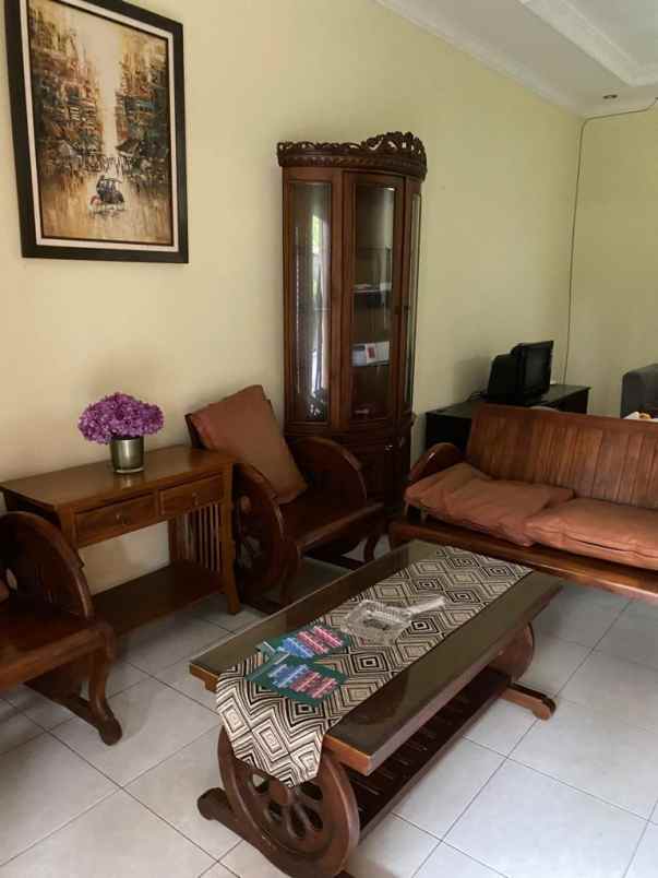 dijual rumah komplek kiarasari asri