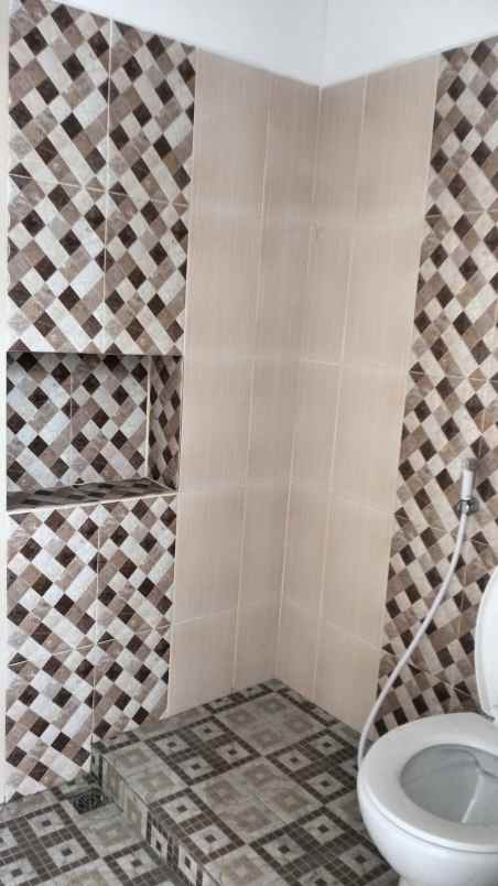 dijual rumah komplek perumahan riung