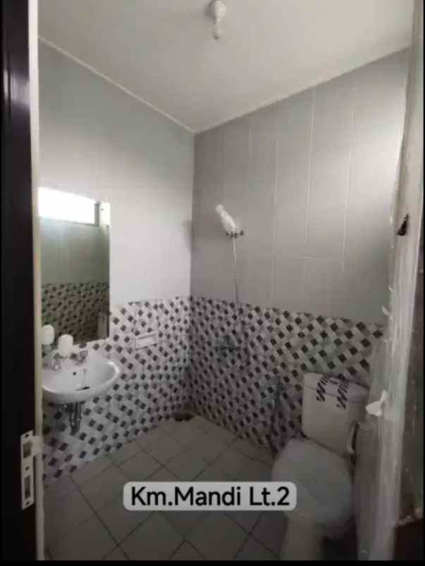 dijual rumah komplek pondok kelapa