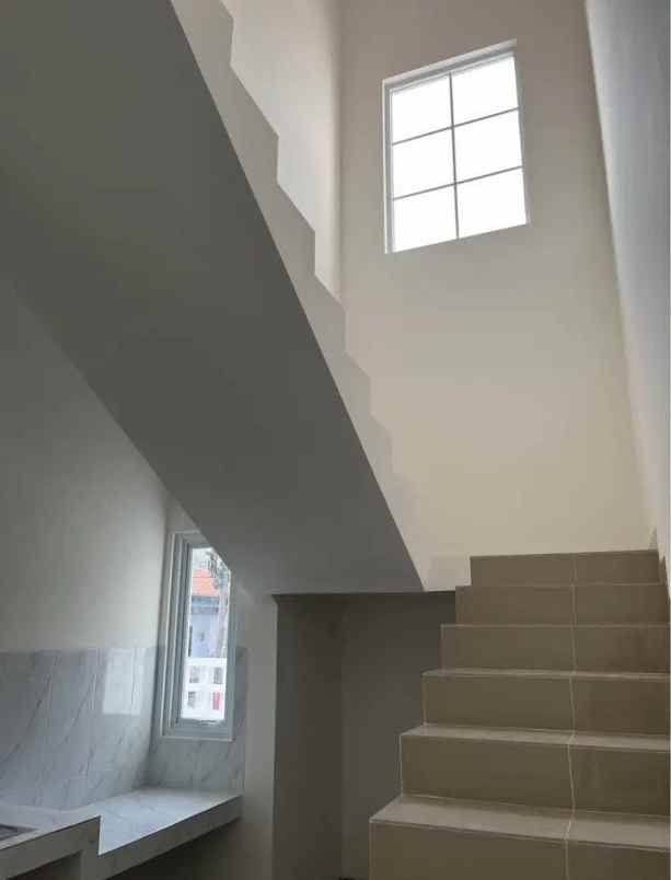 dijual rumah komplek pondok kelapa