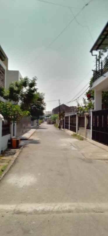 dijual rumah komplek pondok kelapa