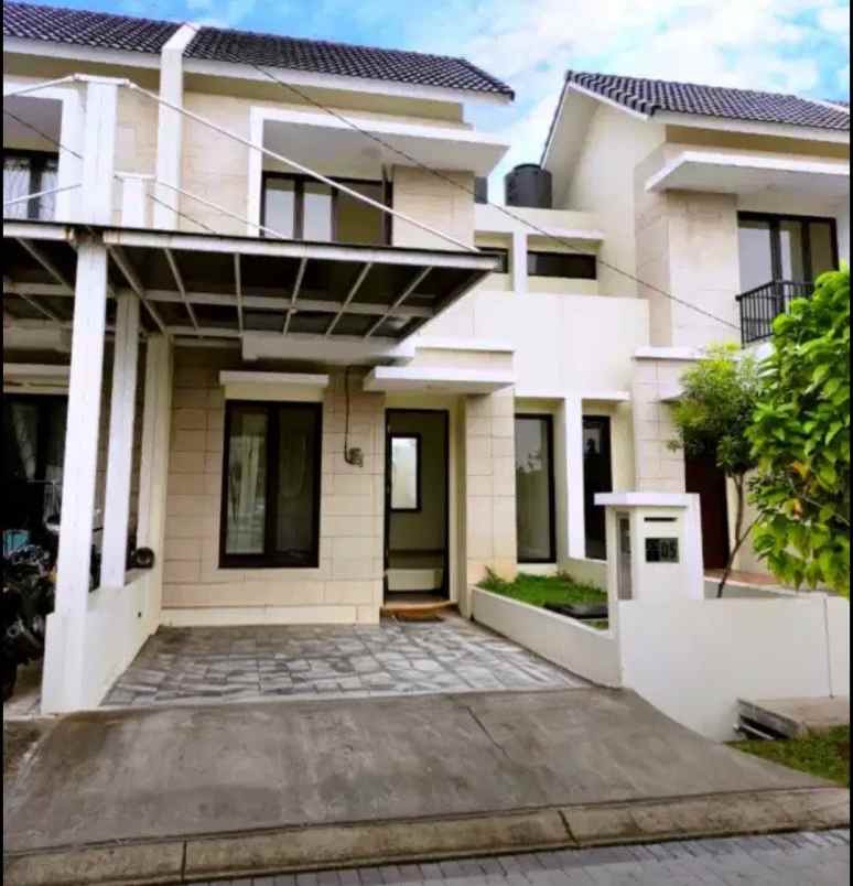 dijual rumah komplek pondok kelapa