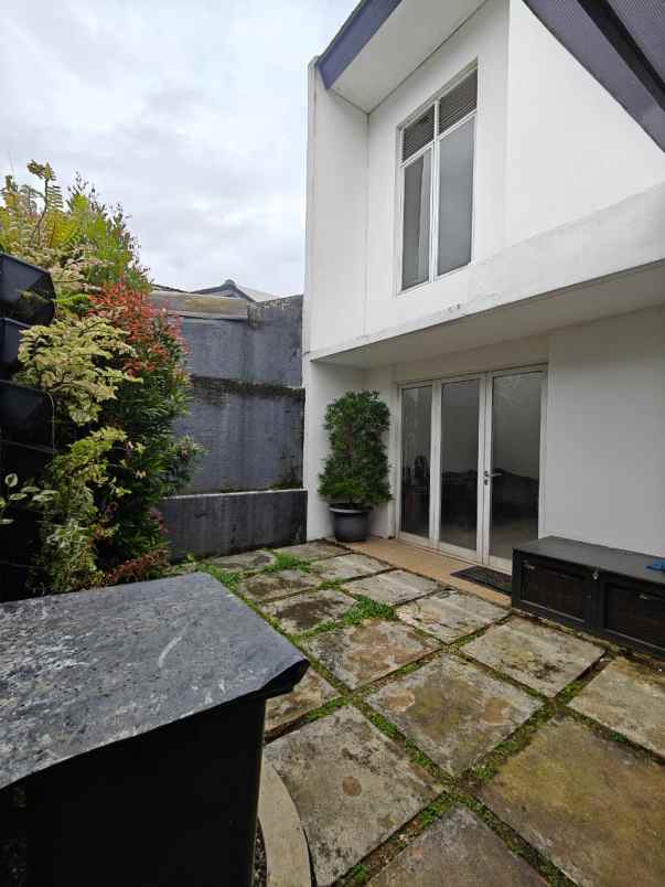 dijual rumah komplek ptb duren sawit