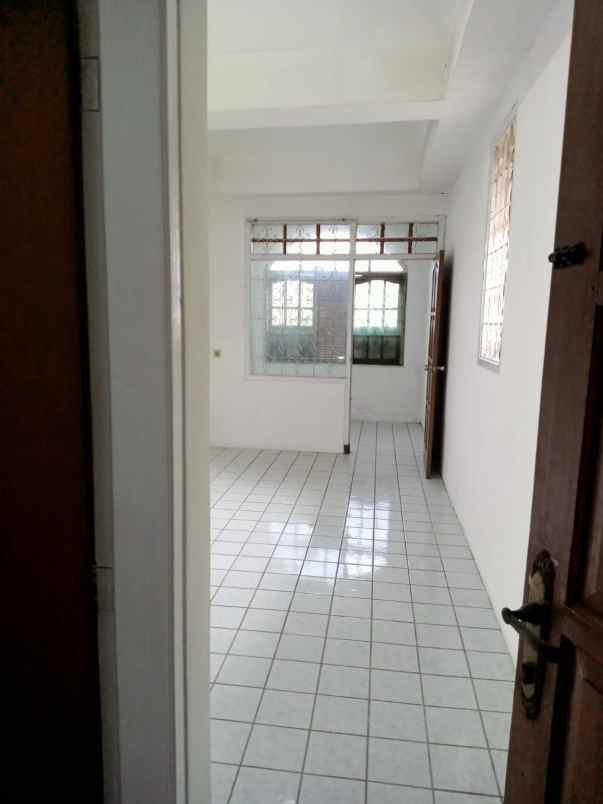 dijual rumah komplek sanggar hurip