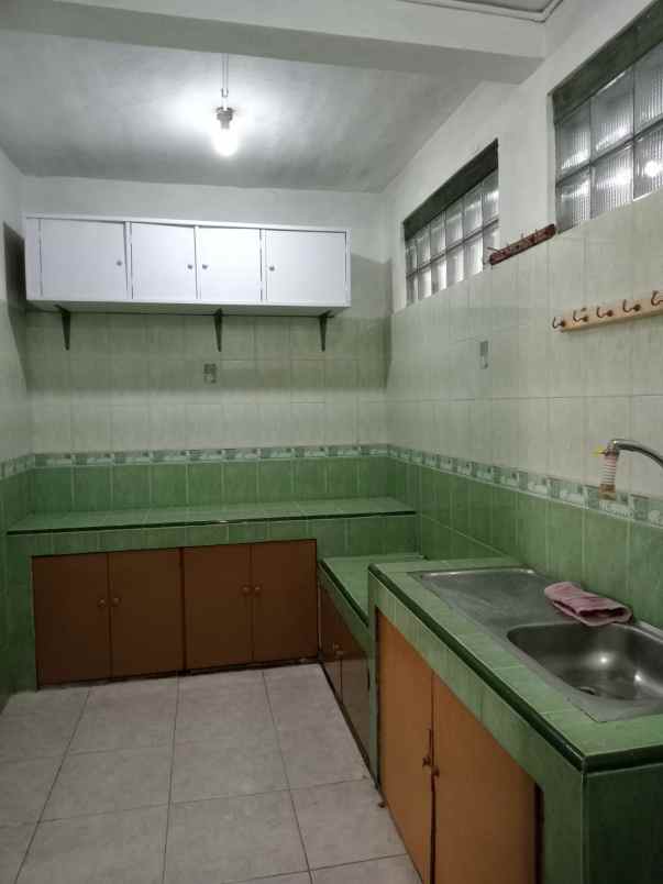 dijual rumah komplek sanggar hurip