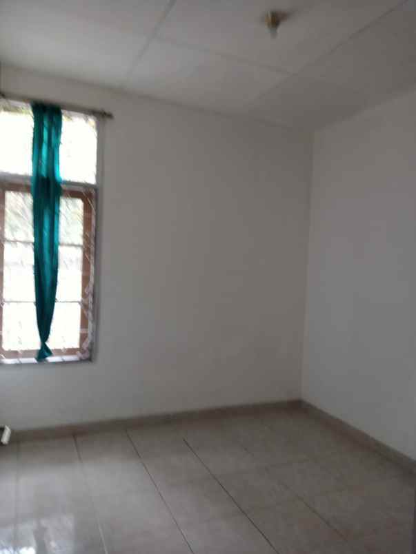 dijual rumah komplek sanggar hurip