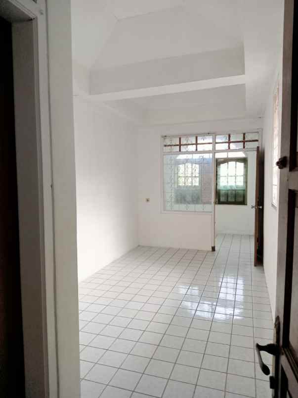 dijual rumah komplek sanggar hurip