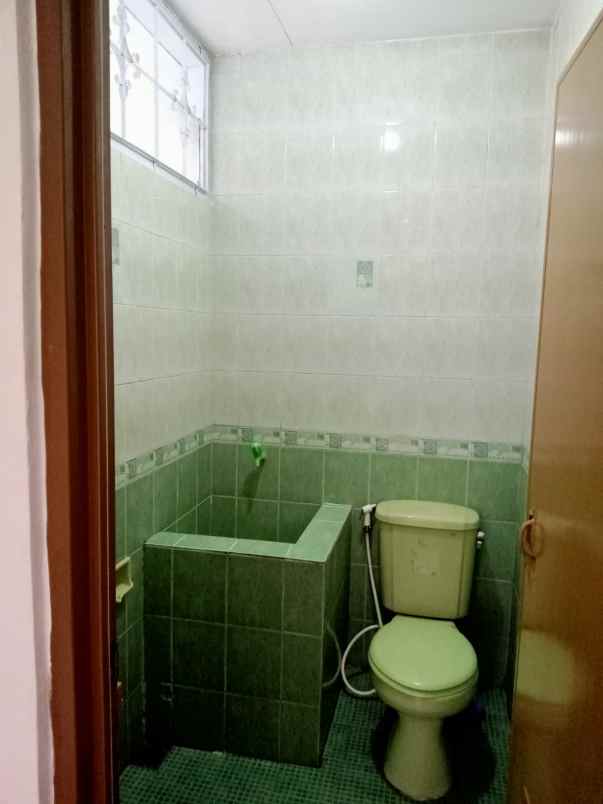 dijual rumah komplek sanggar hurip