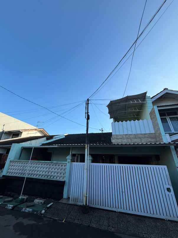 dijual rumah komplek sanggar hurip