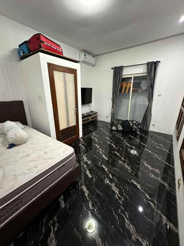 dijual rumah komplek taman buaran indah