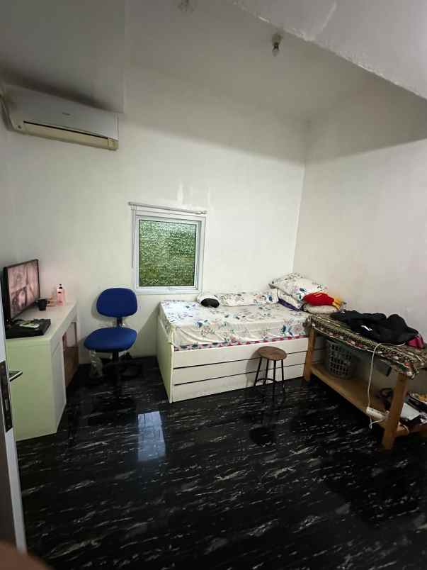 dijual rumah komplek taman buaran indah