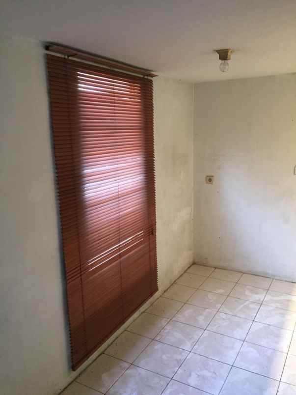 dijual rumah komplek taman persada asri