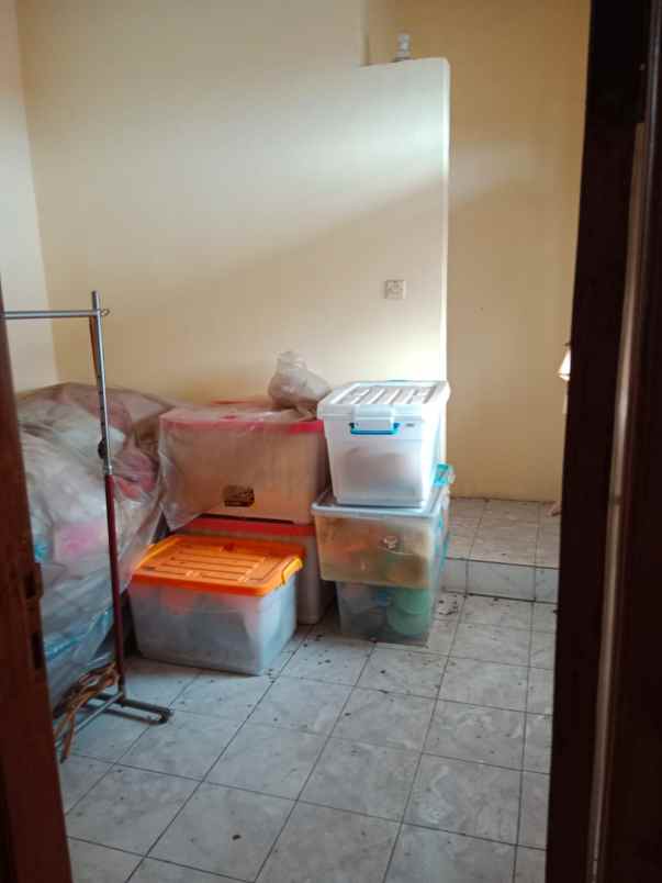 dijual rumah komplek vijaya kusuma