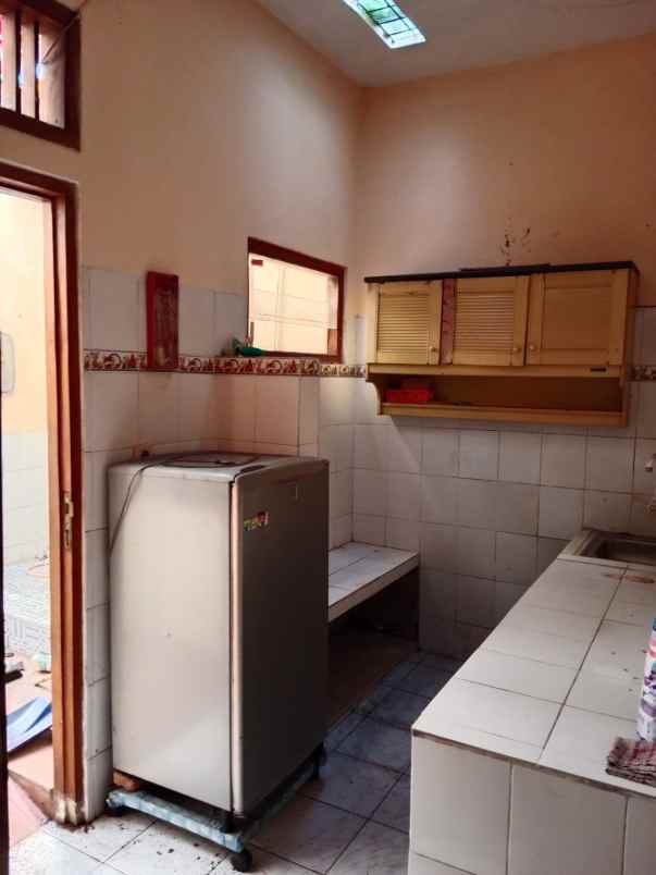 dijual rumah komplek vijaya kusuma