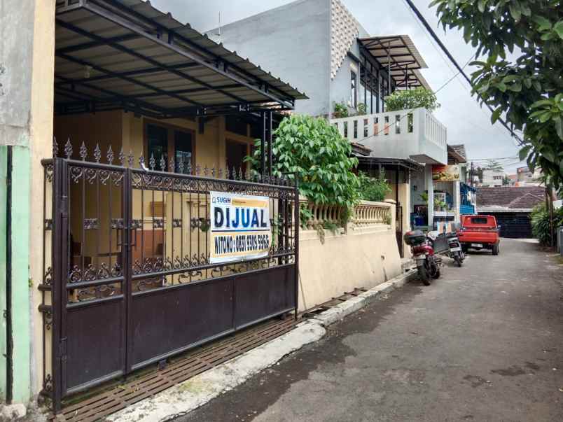dijual rumah komplek vijaya kusuma