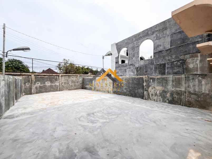 dijual rumah komplek villa jati mas