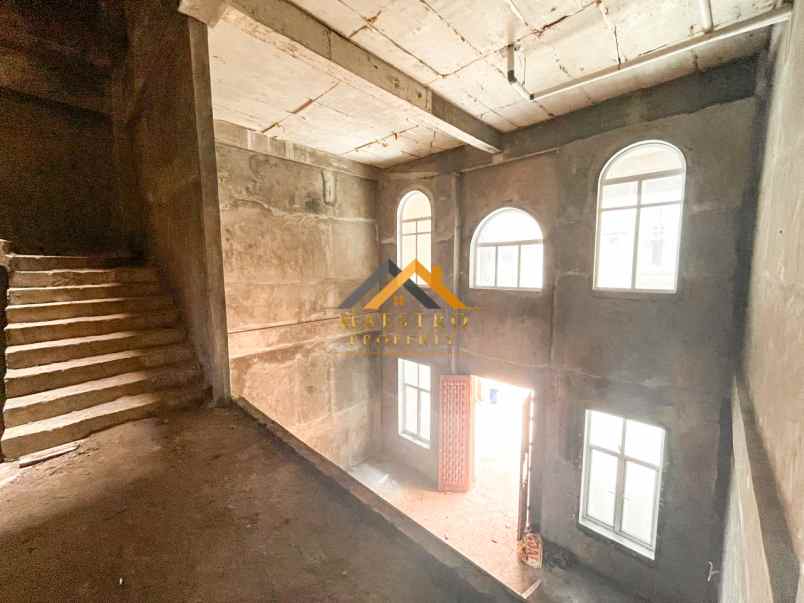 dijual rumah komplek villa jati mas