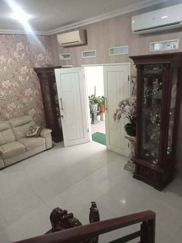 dijual rumah kota harapan indah bekasi